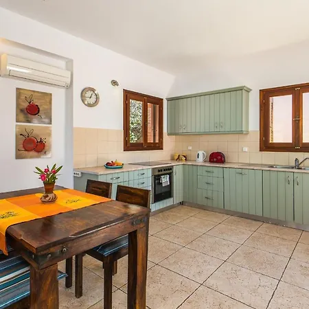 Elia Vathí - Ítaca